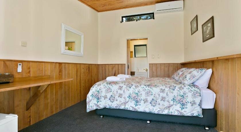 Hamilton Motel