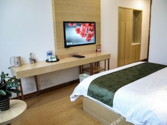 Фото GreenTree Inn XiAn Xincheng District Raily Station Wukou Metro Station Hotel