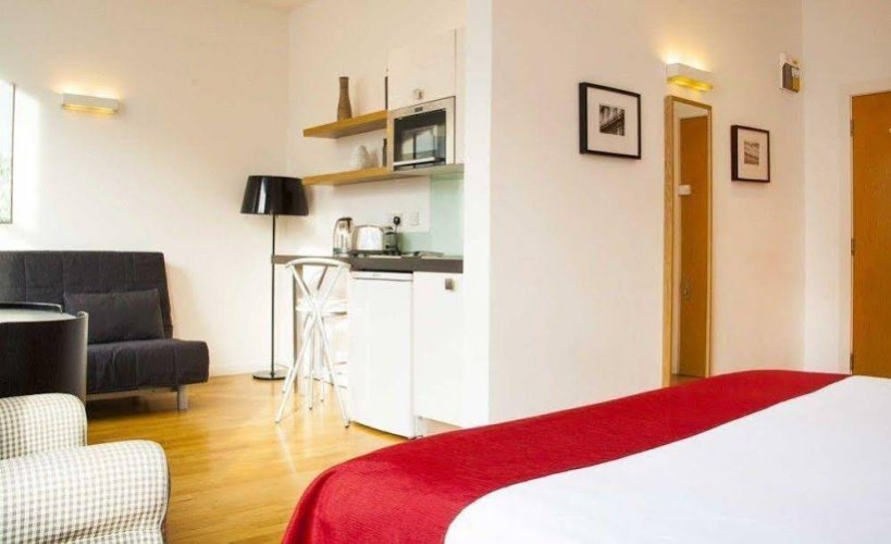 Фото Hyde Park Executive Apartments