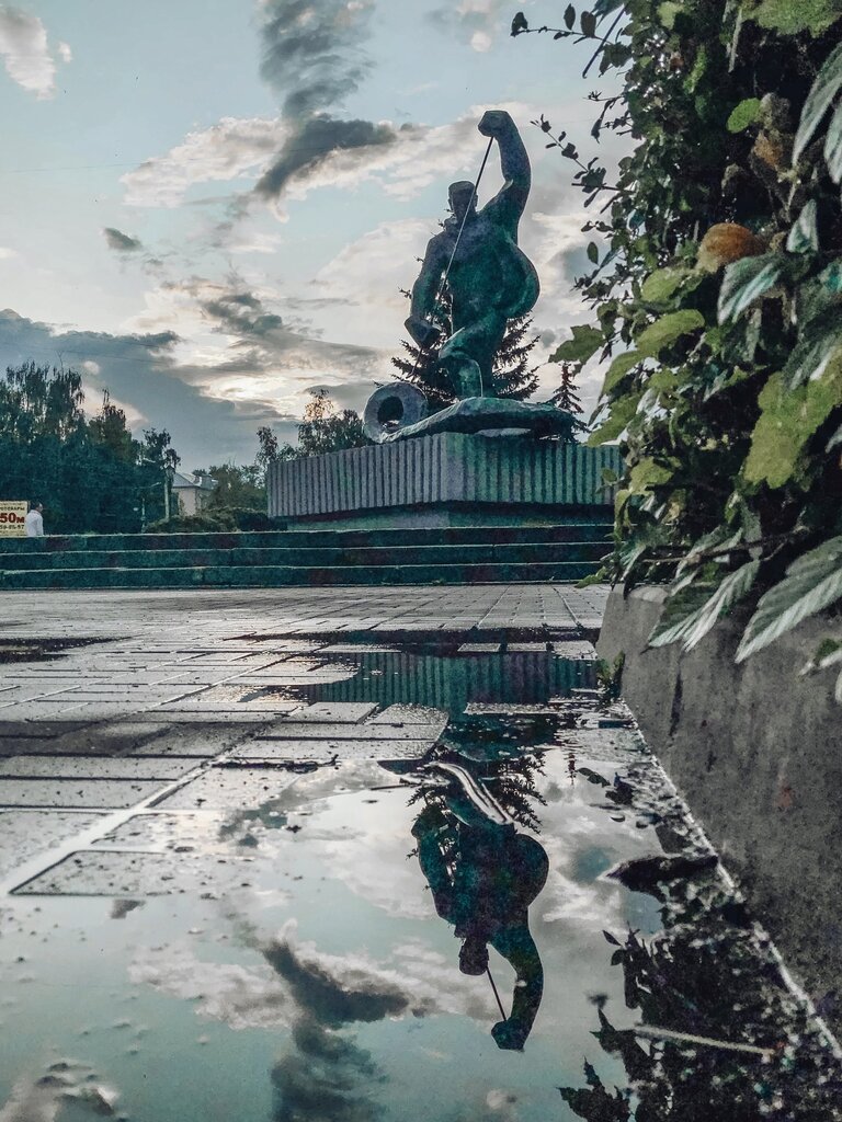 Жанровая скульптура Металлург, Орёл, фото