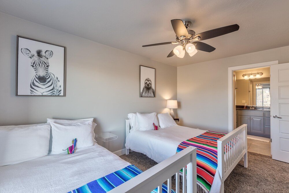 Фото The Spitting Llama