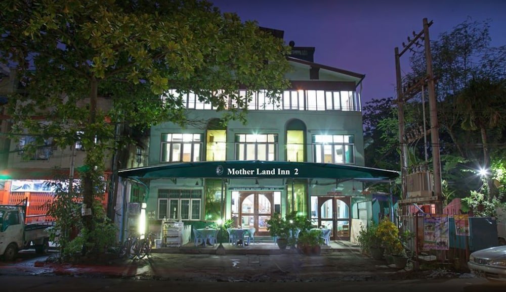 Фото отеля 1