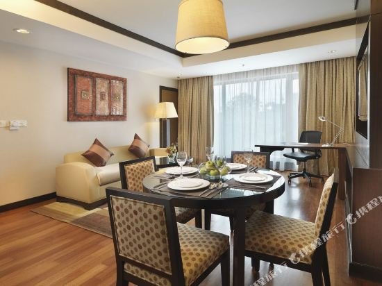 Фото MiCasa All Suite Hotel