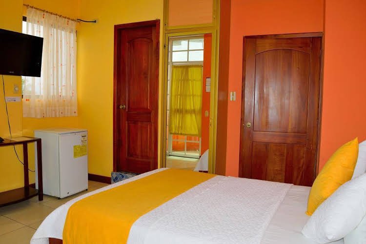 Фото Hostal Sir Francis Drake