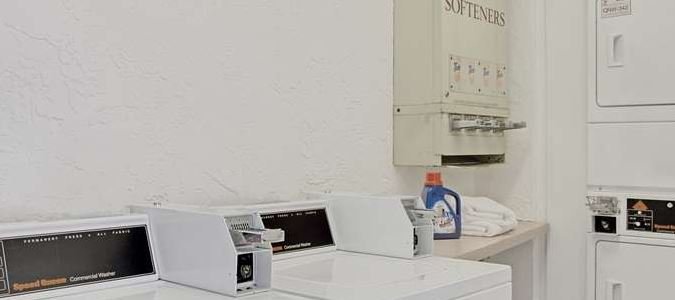 Фото Days Inn by Wyndham Clearwater/Gulf to Bay