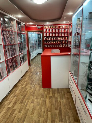 Жамбастары кең жалаңаш қыз бейне