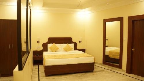 Фото Hotel Khajuraho Temple View