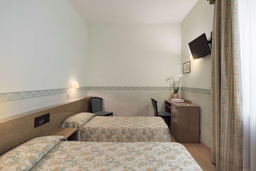 Фото Hotel Garibaldi