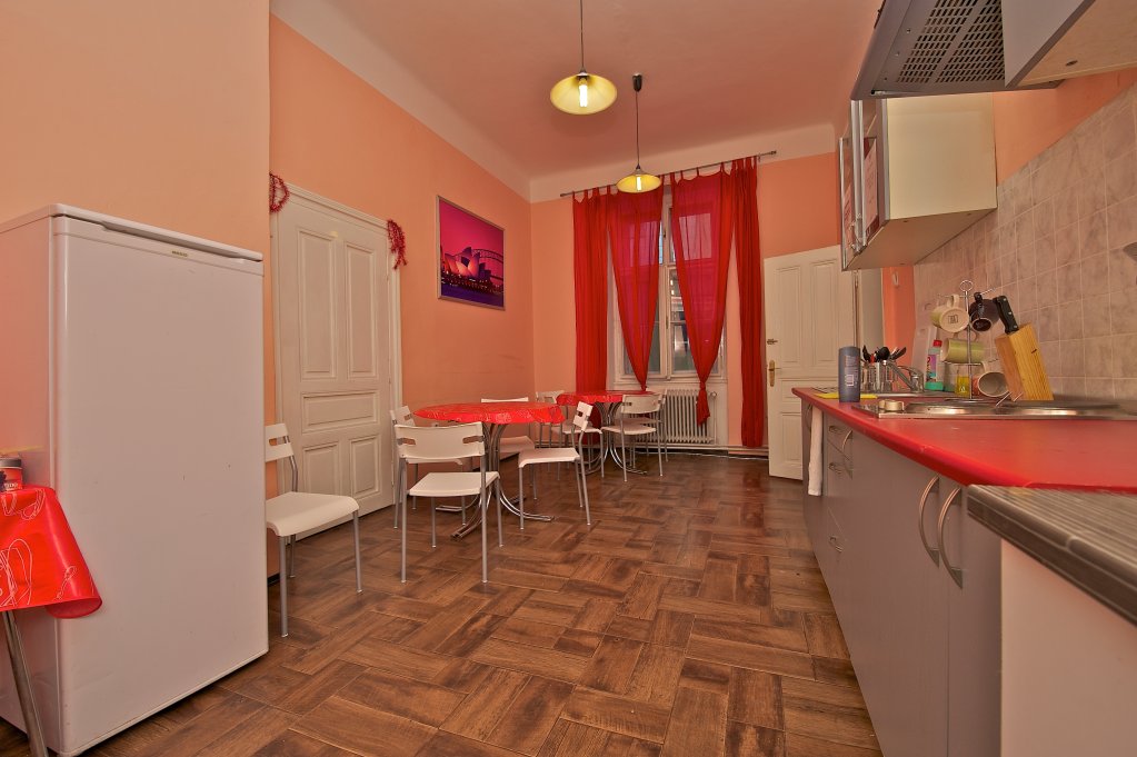 Фото Хостел Sokolska Youth