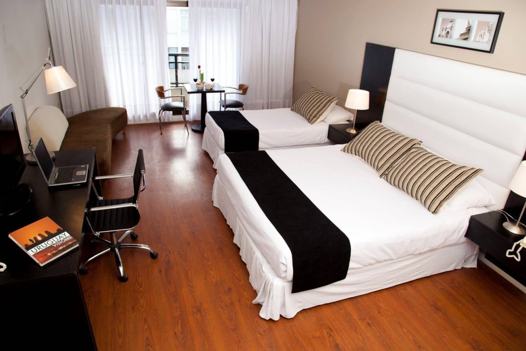 Фото Pocitos Plaza Hotel