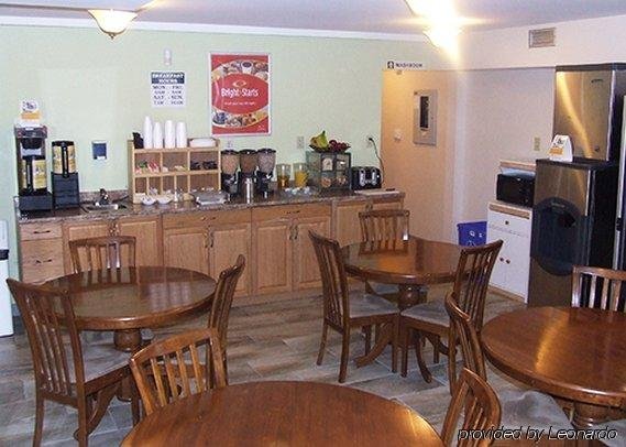 Фото Econo Lodge Miramichi