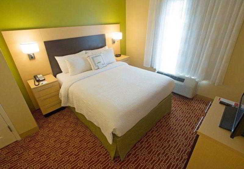 Фото TownePlace Suites Bowling Green