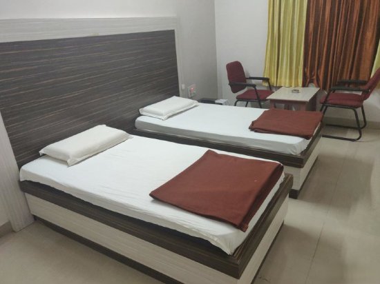Фото Hotel Parth Residency