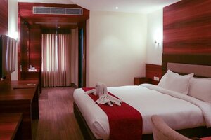 Kings Crown Hotel- Saltlake (State of West Bengal, Kolkata, Line 2, Salt Lake Sector V metro station), hotel