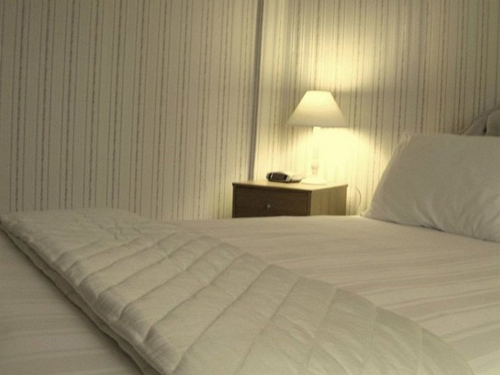 Фото Swiss Cottage Bed And Breakfast