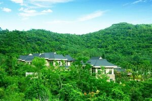 Yanoda Rainforest № 1 Hotel