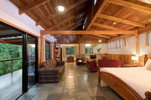 Гостиница Sharlynn by the River