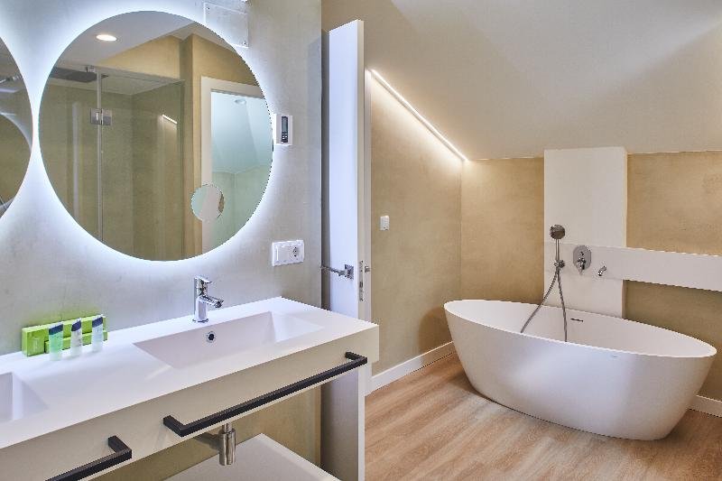 Фото Hotel Silken Rio Santander