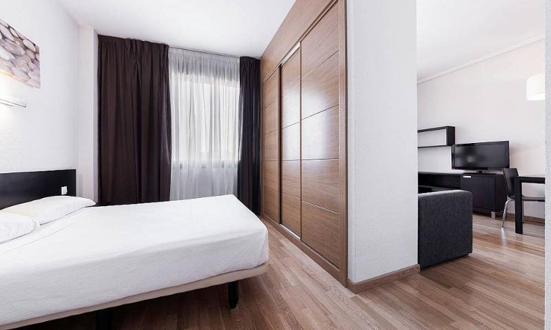 Фото Compostela Suites Madrid