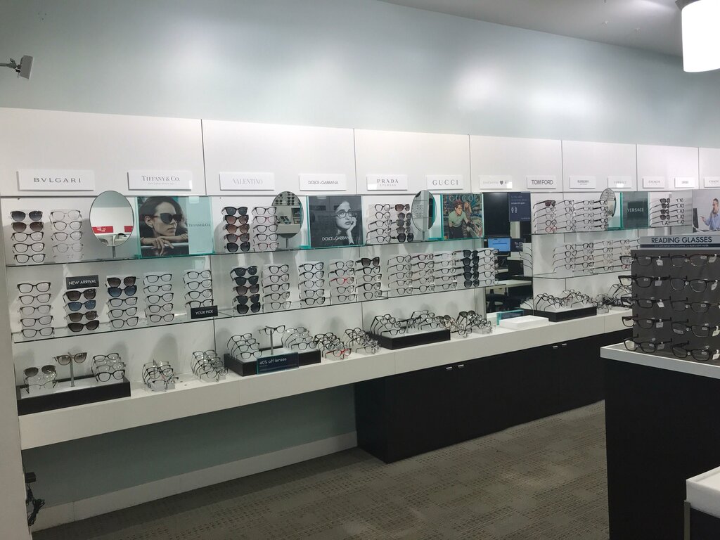 Clothing store LensCrafters, State of New Jersey, photo