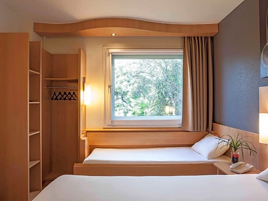 Фото Ibis Barcelona Cornella