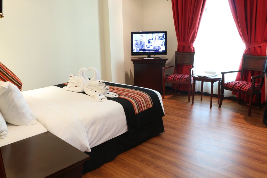 Фото Taj Plaza Hotel