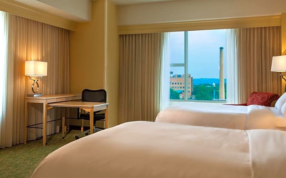 Фото Graduate Cincinnati