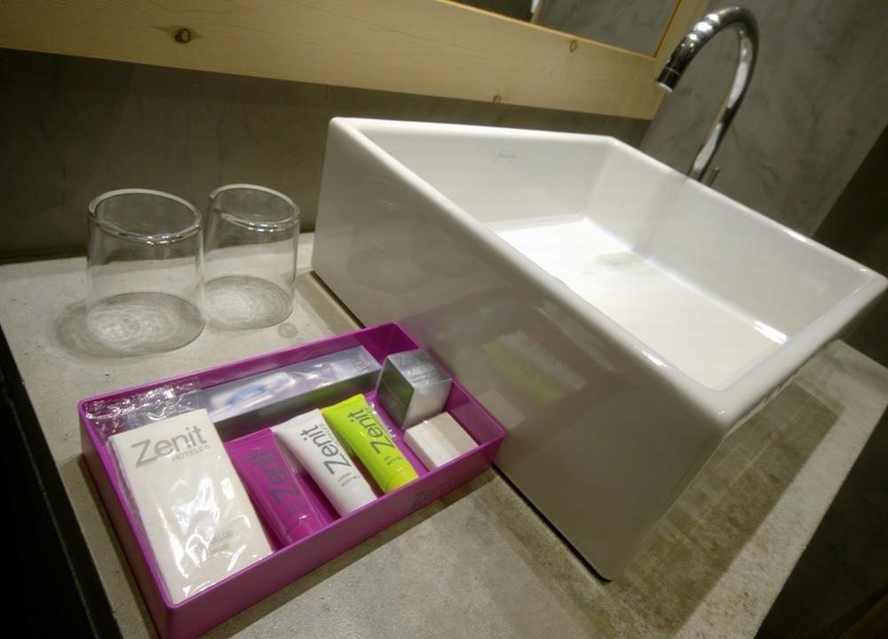 Фото Hotel Zenit Abeba