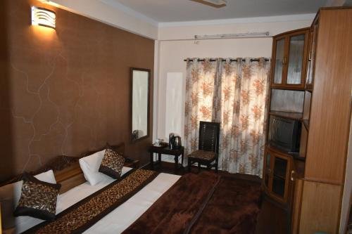 Фото Hotel Himalayan