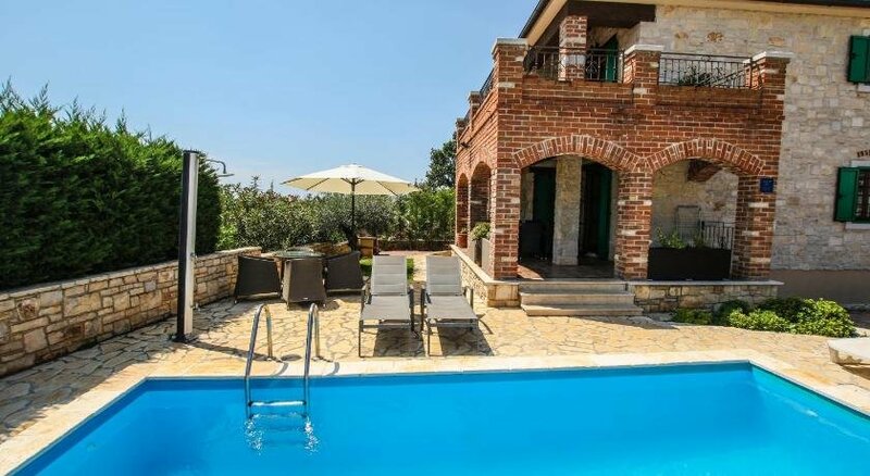 Villa Istriana Jakob with pool