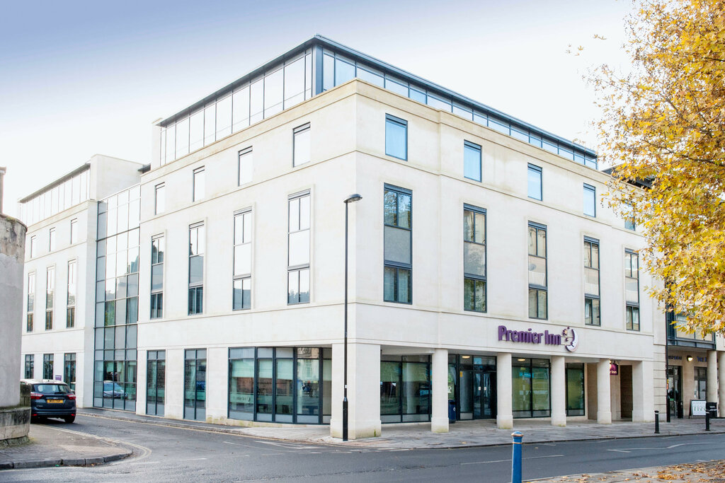 Hotel Premier Inn Bath City Centre, Bath, photo