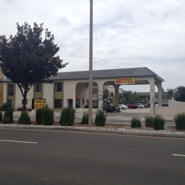 Фото National Inn Garden Grove