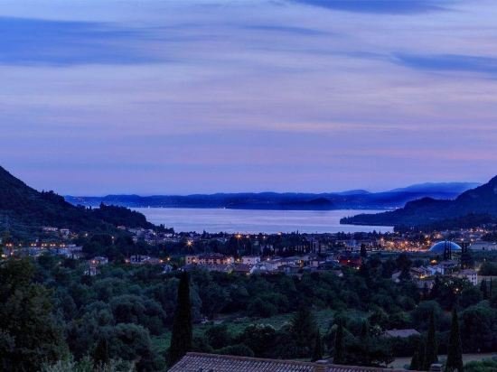 Фото Poiano Resort Hotel & Apartments