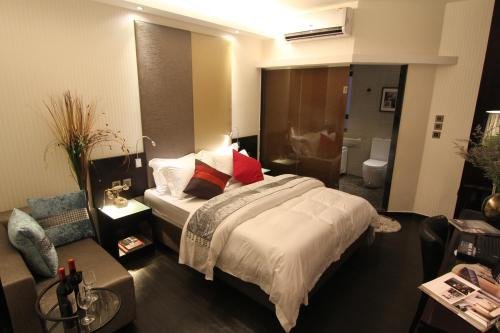 Фото The Ten Hotel