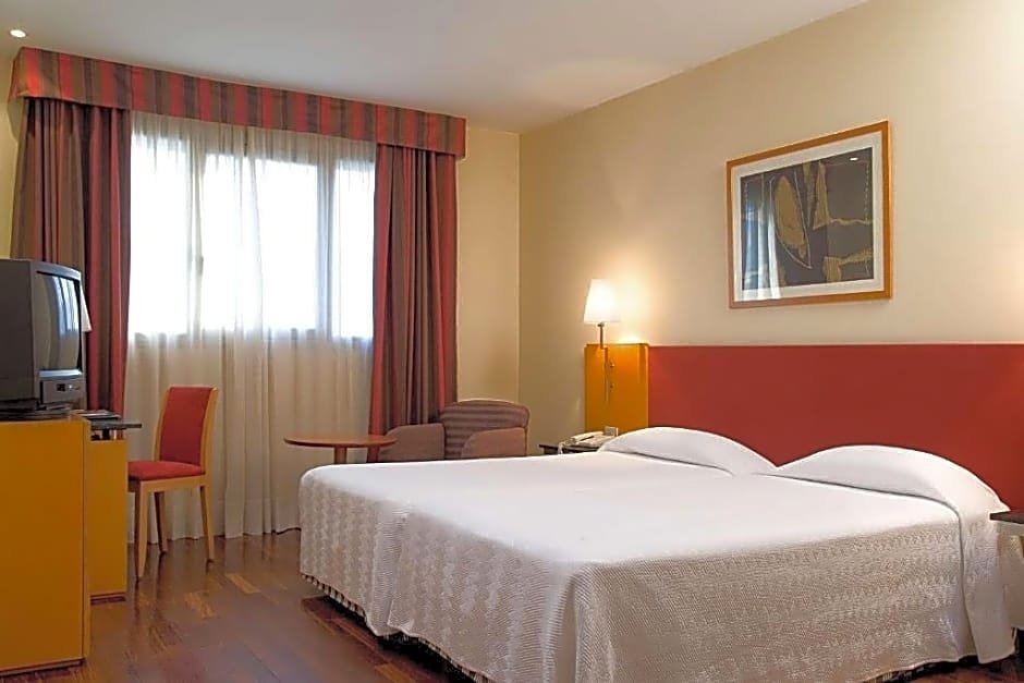 Фото Nh Ciutat de Reus