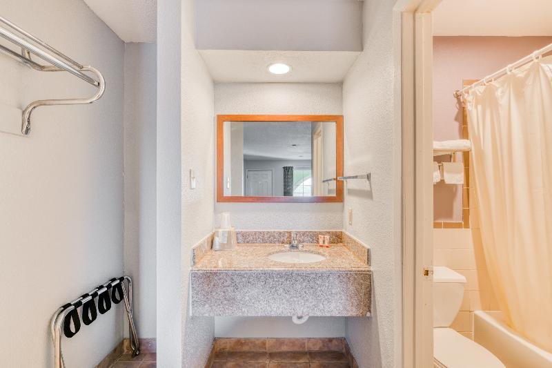 Фото Oyo Hotel Channelview I-10