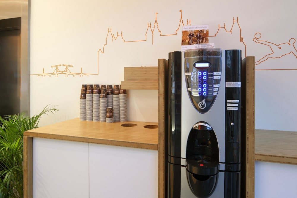 Фото EasyHotel Maastricht City Centre