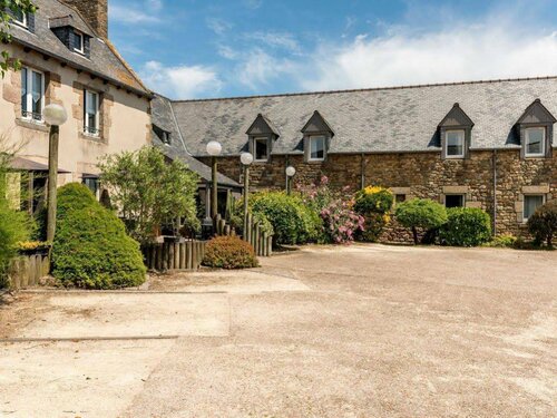 Гостиница Logis Hotel la Grassinais в Динане