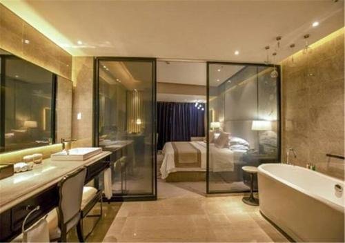 Фото Weihaiwei Hotel