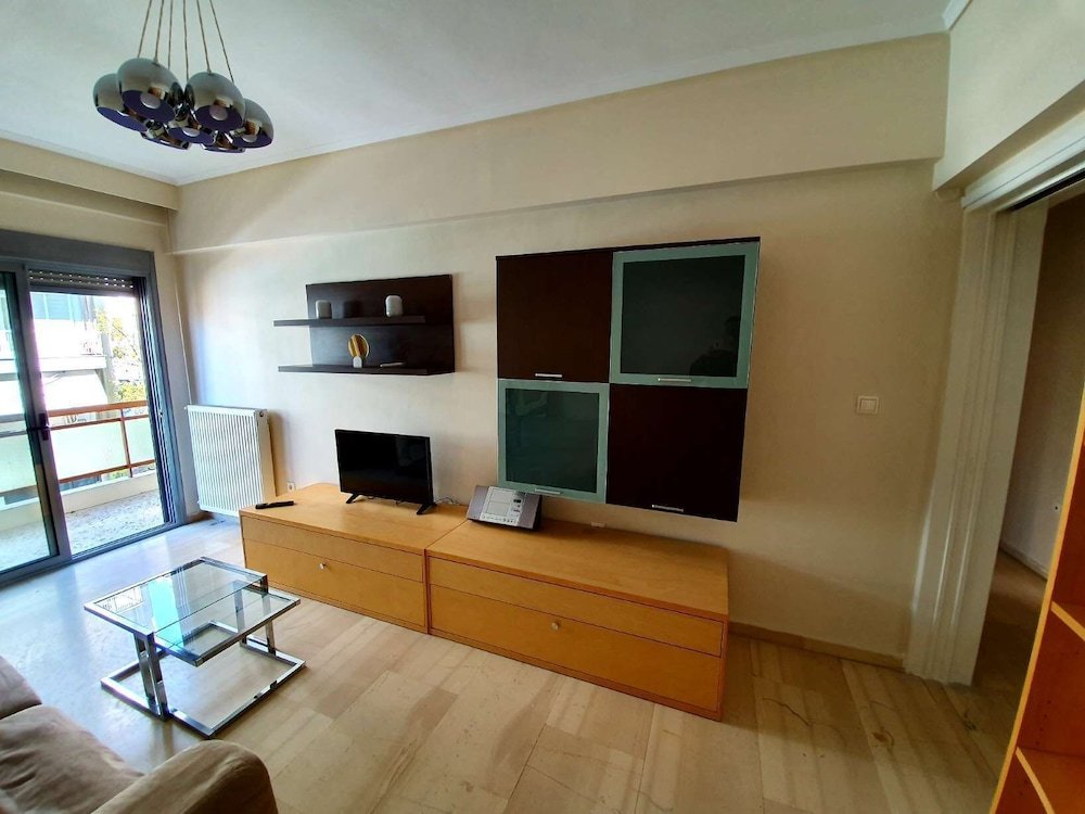 Фото White and Wood Nilie Hospitality Mgmt