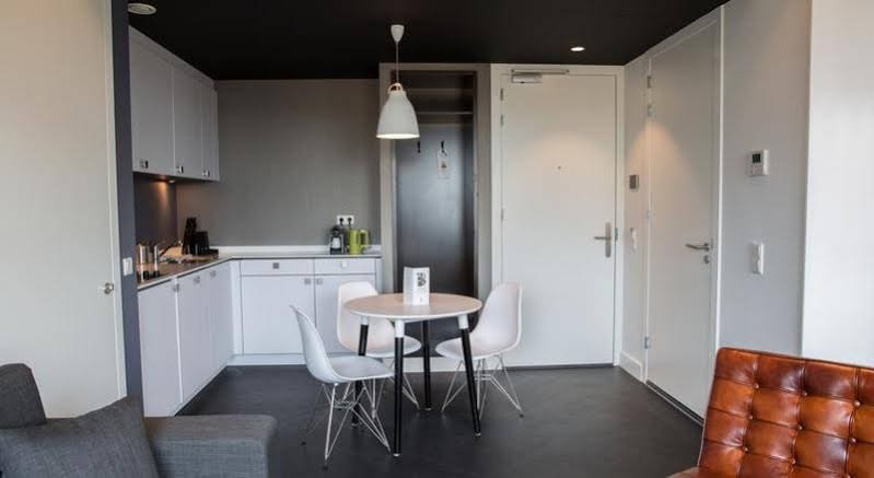 Фото B-aparthotel Kennedy