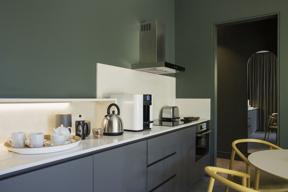 Фото Home Suite Hotels Rosebank