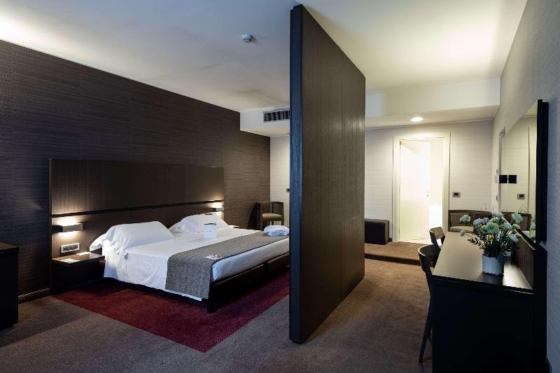 Фото Best Western Plus Hotel Monza e Brianza Palace