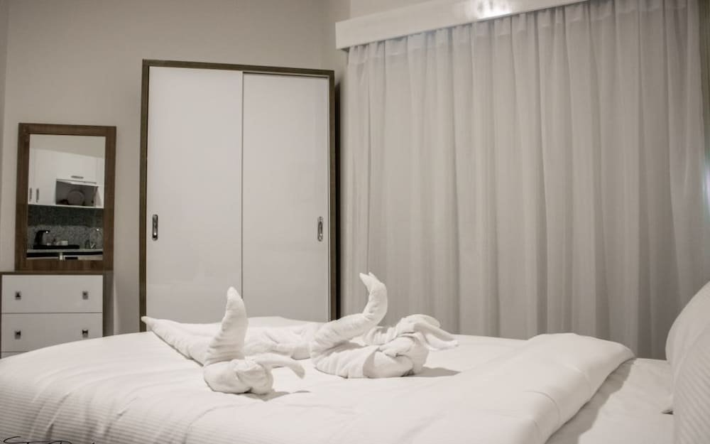 Фото Aqua Palms Resort