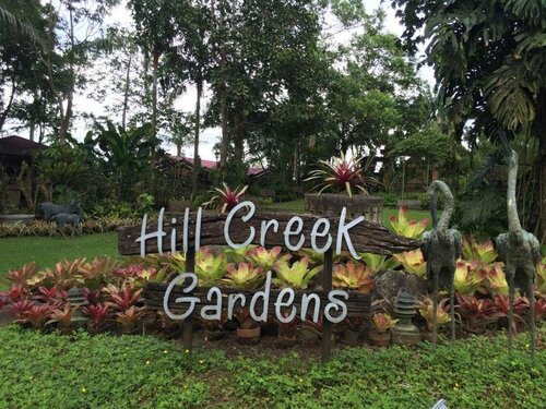 Гостиница Hillcreek Gardens Tagaytay Hotel