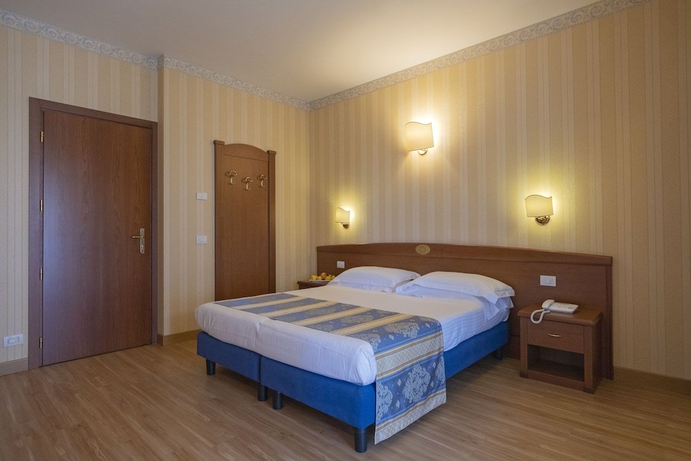 Фото Hotel al Sole Bardolino