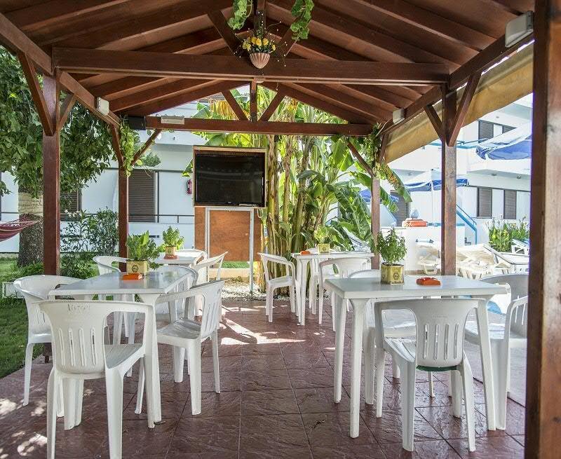 Фото Yiannis Yard Studios & Apartments