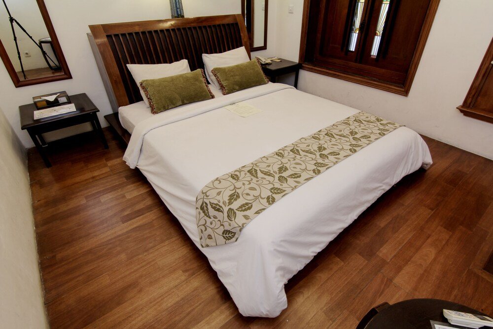 Фото Roemahkoe Heritage Hotel