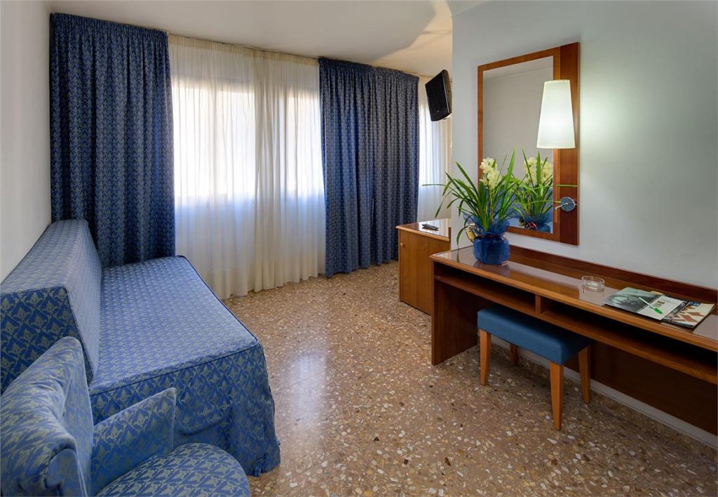 Фото Civera Hotel