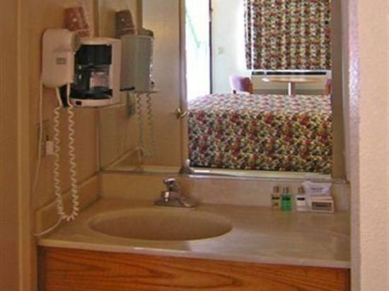 Фото Economy Inn Motel Sylmar